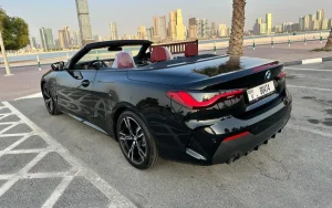 BMW 420i Convertible 2025 photo 2