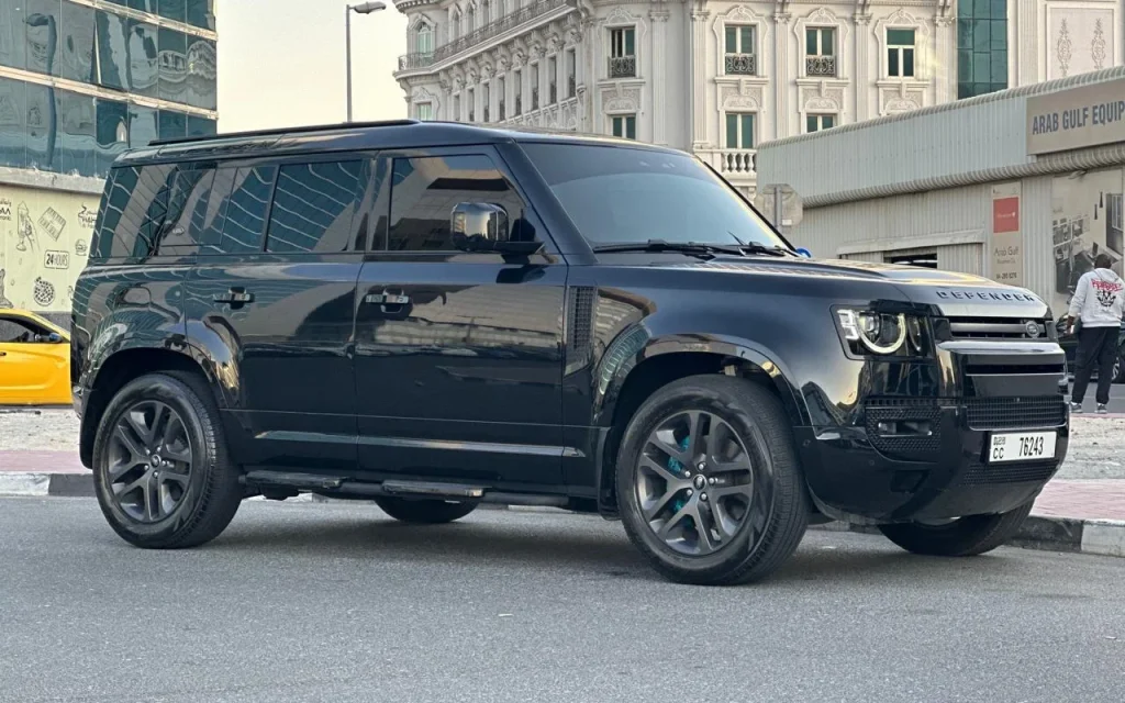 迪拜租赁 Land Rover Defender 110 2024