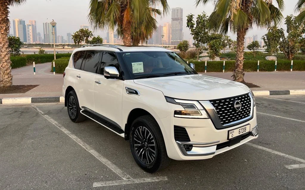 Nissan Patrol Platinum 2024 للإيجار في دبي