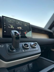 Land Rover Defender 110 2024 photo 15