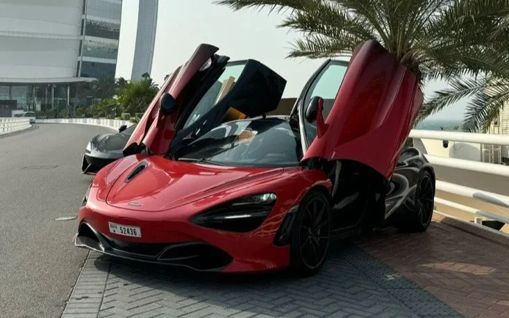 McLaren 720S 2024 للإيجار في دبي