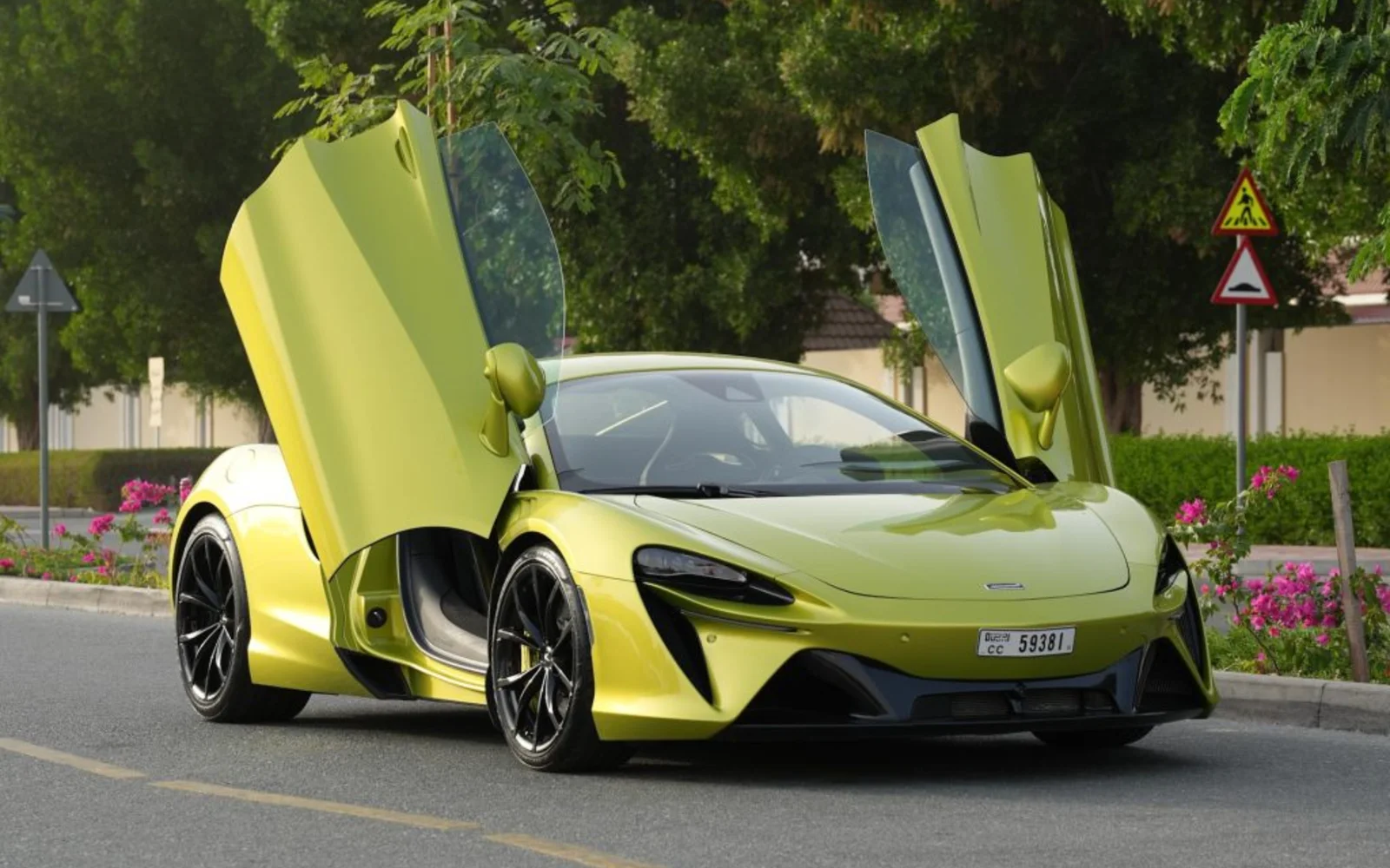 McLaren Artura 2025 for rent in Dubai
