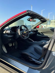 Ferrari Roma Spider 2025 صورة 10