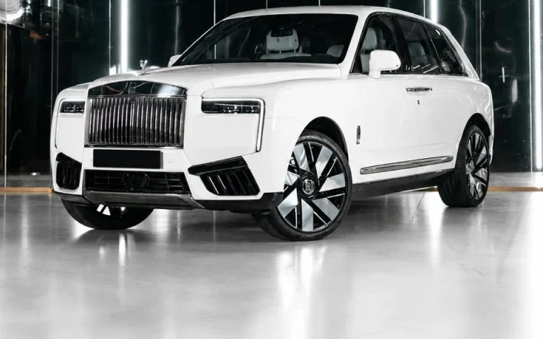 Rolls-Royce Cullinan 2024 for rent in Dubai