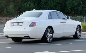 Rolls-Royce Ghost 2023 صورة 2