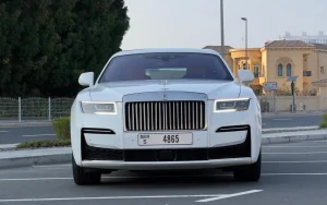 Rolls-Royce Ghost 2023 صورة 4