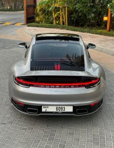 Porsche 911 Carrera Silver 2025 photo 3