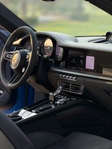 Porsche 911 Carrera 4 GTS 2025 (blue / Black) 2025 photo 3