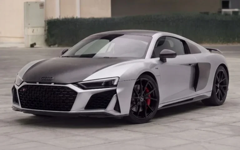 Audi R8 V10 Performance 2024 للإيجار في دبي