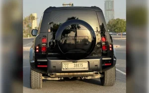 Land Rover Defender 110 2025 صورة 4