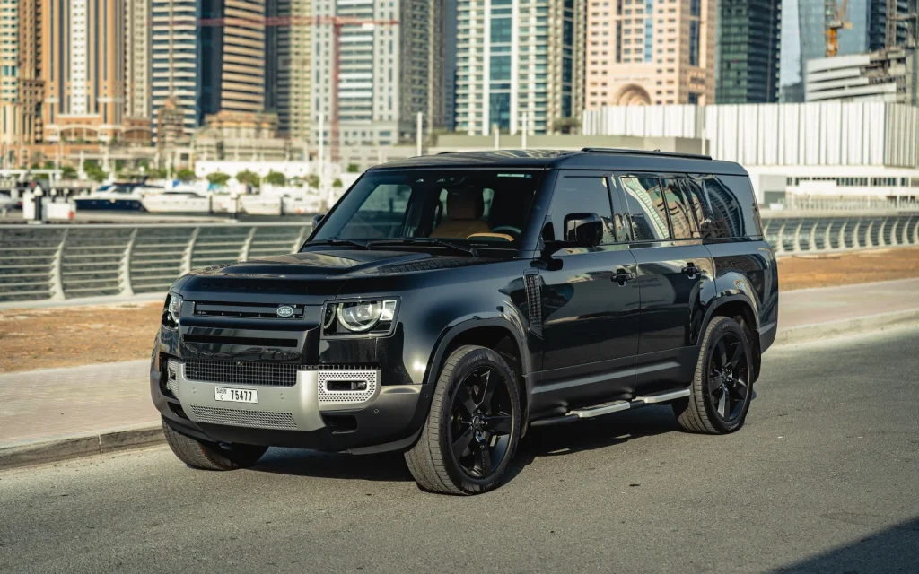 Land Rover Defender 130 2025 للإيجار في دبي