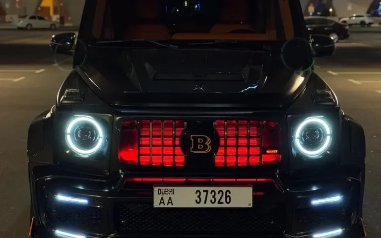 Mercedes-AMG G63 Brabus 900 Black 2024 للإيجار في دبي